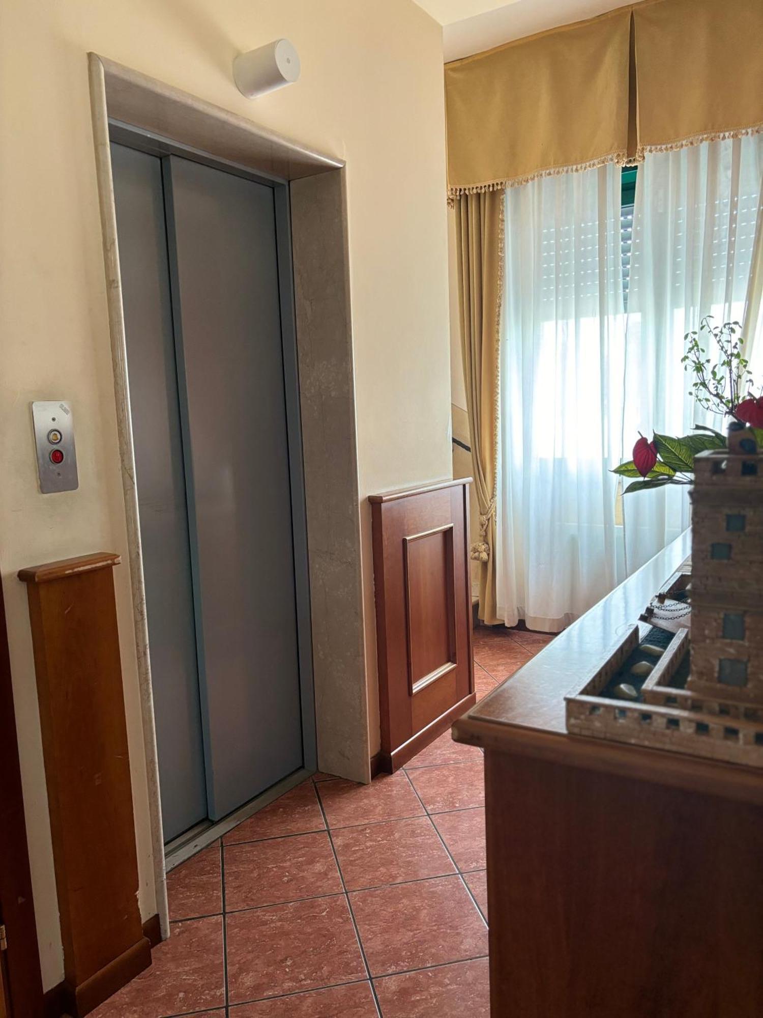 Hotel Ristorante Amalfitana Dello Экстерьер фото