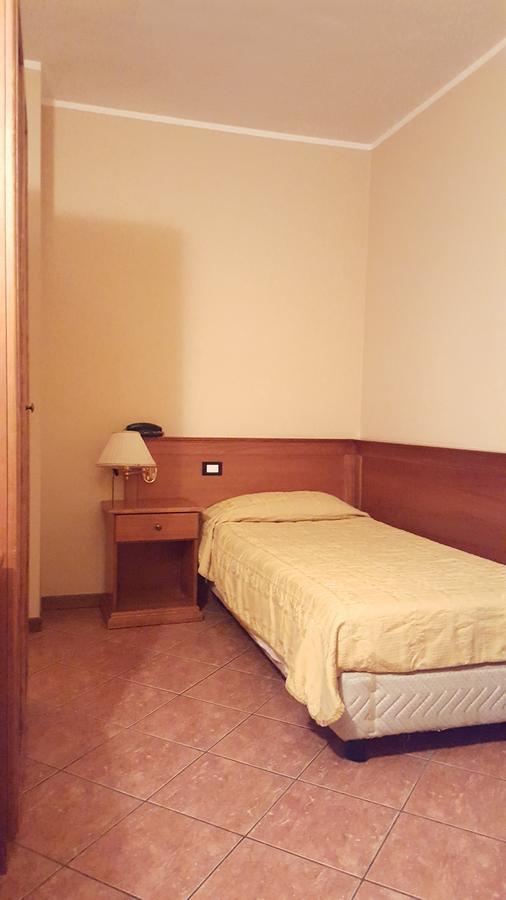 Hotel Ristorante Amalfitana Dello Экстерьер фото