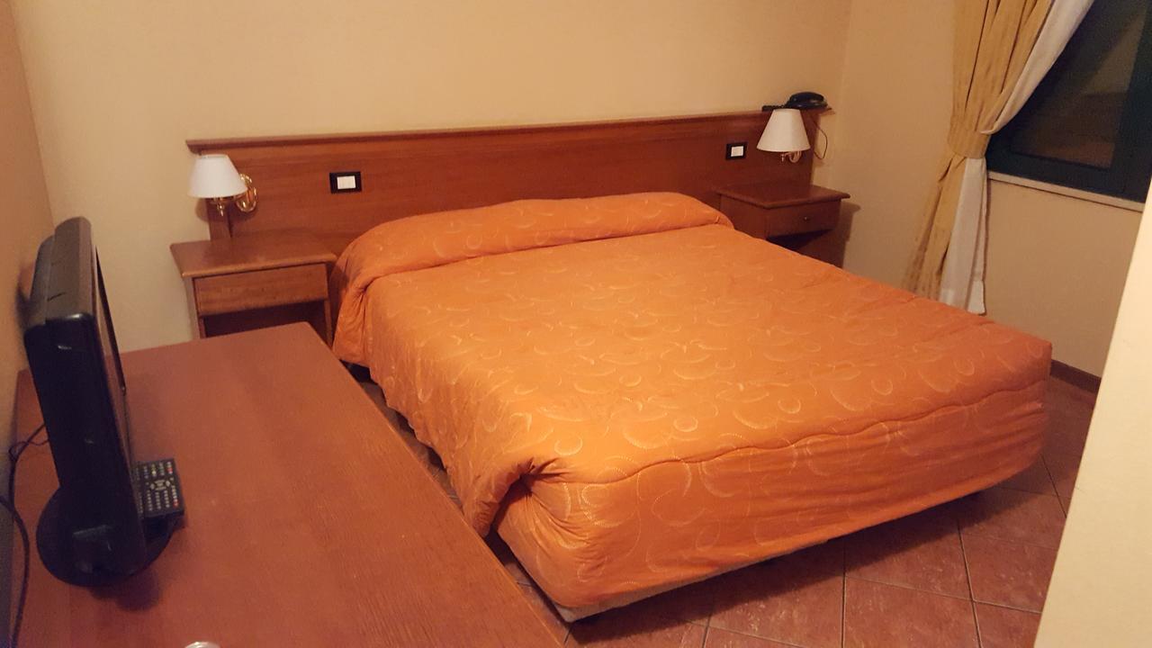 Hotel Ristorante Amalfitana Dello Номер фото